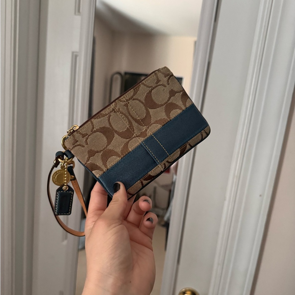 Coach wristlet wallet